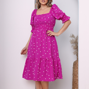 Vestido midi feminino coração, bolinhas, decote quadrado e mangas curtas bufantes, corte A, franzido, bainha com babados