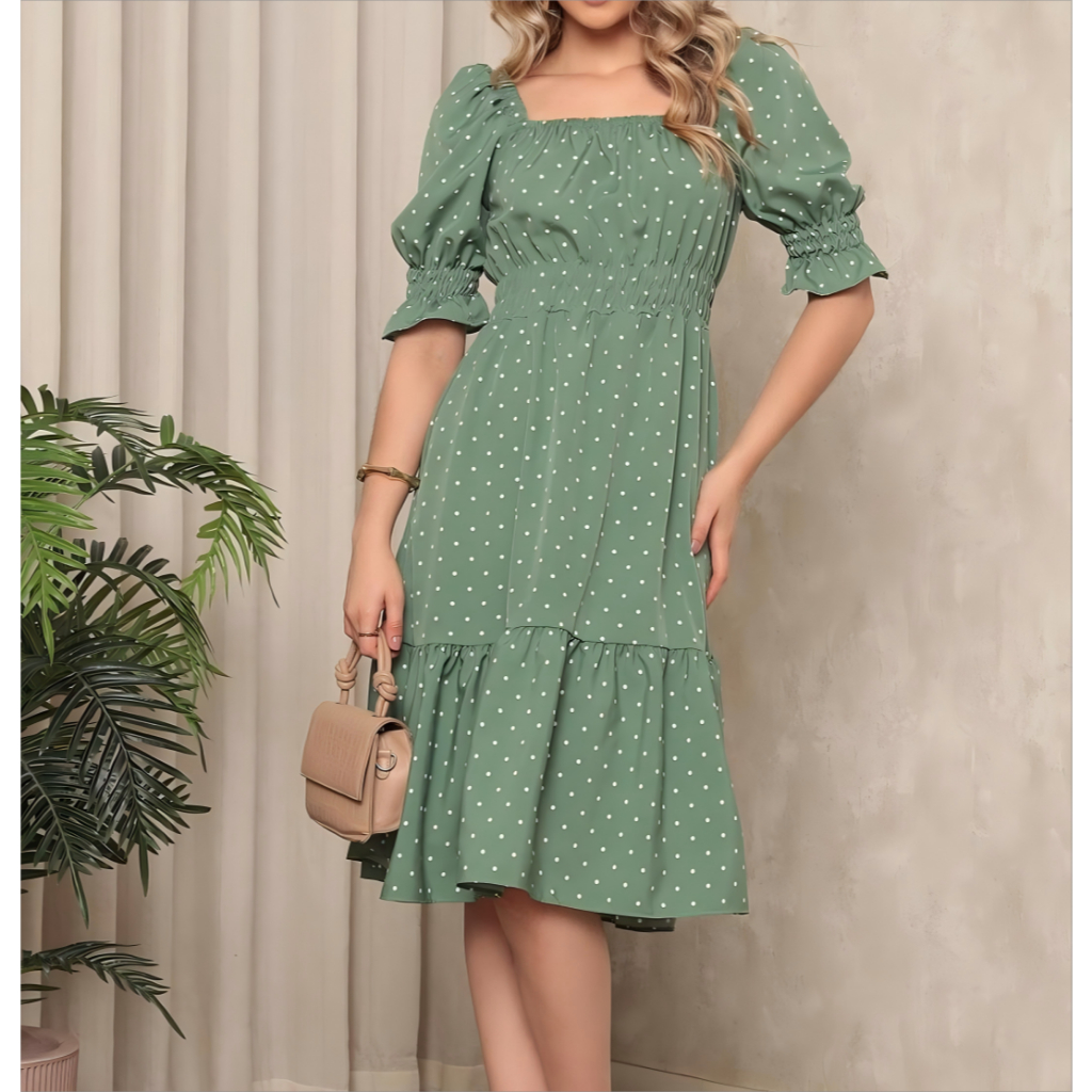 Vestido midi feminino coração, bolinhas, decote quadrado e mangas curtas bufantes, corte A, franzido, bainha com babados