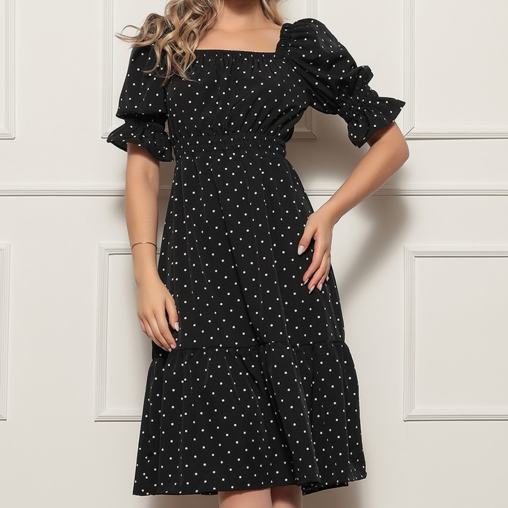 Vestido midi feminino coração, bolinhas, decote quadrado e mangas curtas bufantes, corte A, franzido, bainha com babados