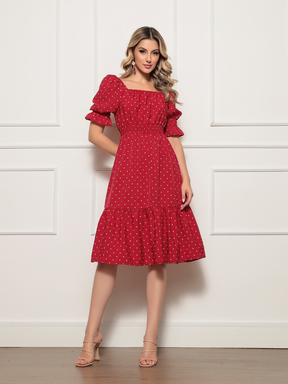 Vestido midi feminino coração, bolinhas, decote quadrado e mangas curtas bufantes, corte A, franzido, bainha com babados