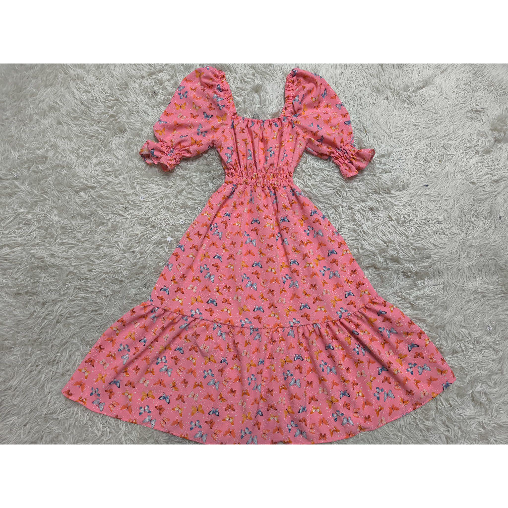 Vestido midi feminino coração, bolinhas, decote quadrado e mangas curtas bufantes, corte A, franzido, bainha com babados