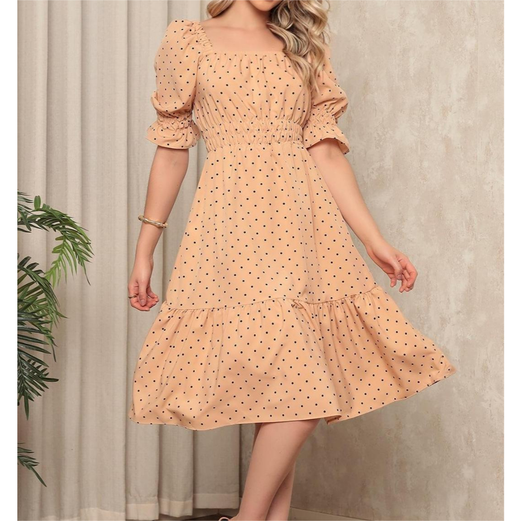 Vestido midi feminino coração, bolinhas, decote quadrado e mangas curtas bufantes, corte A, franzido, bainha com babados